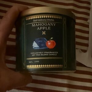 Bath & Body Works Mahogany Apple Candle with Gold and Green BNWT never used